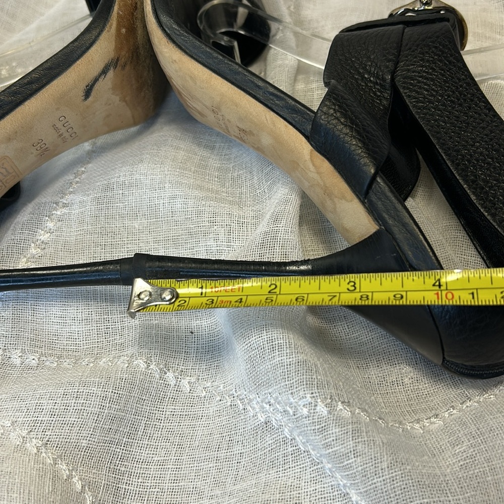 Gucci Elegant Black Stiletto Sandals with buckle - Picture 11 of 16